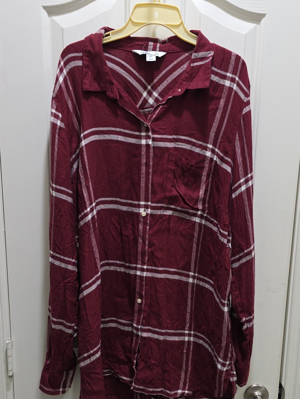 Old Navy Maroon Plaid Long-Sleeve Button-Down Shirt